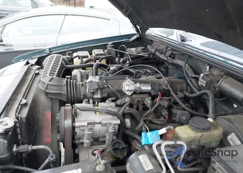 1996 Ford Explorer из США, поврежденный, VIN 1FMCU22X0TUD88234